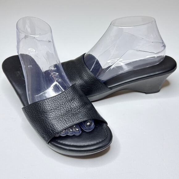 Talbots Open-Toe Wedge 2" Heels Size 8AA Black‎ Textured Leather Slip-on Sandal - Picture 2 of 8